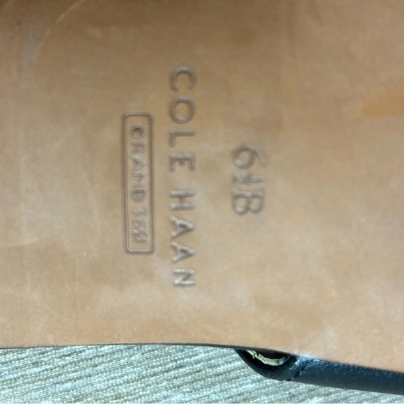 COLE HAAN Sz 6.5B Leather Flat Pointy Toe Knotted Bow w/ Metal Tips Slingbacks - Picture 11 of 11